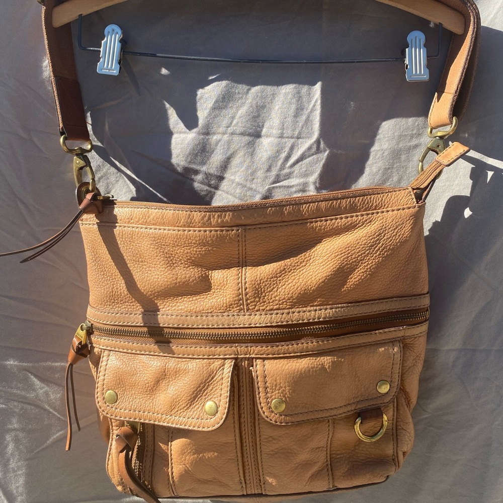 Fossil Women’s Shoulder Bag, Camel Leather